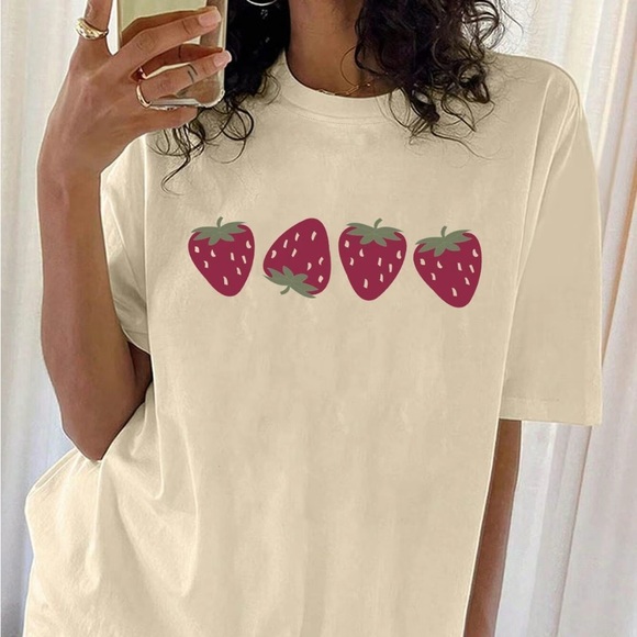 Tops - Strawberry Graphic Cream T-Shirt